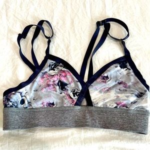 Lululemon size 8 great condition womens sports bra multi color